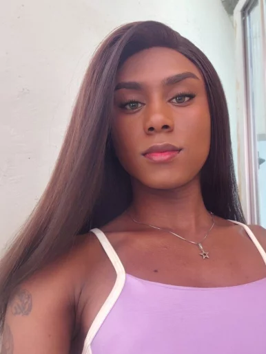 Photo of model @morenaquenterj