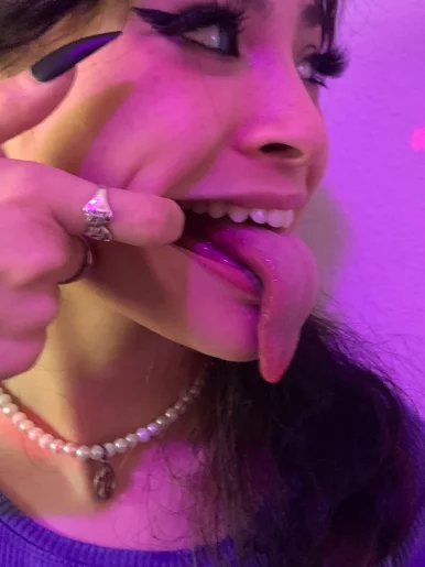 Photo of model @mouthmistress