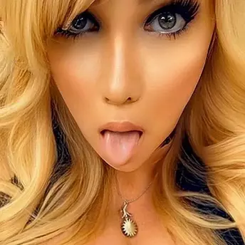 Photo of model @mrskellypierce