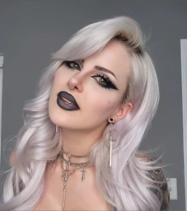 Photo of model @ms_spookykins