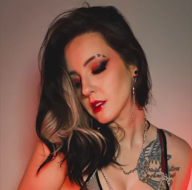 Photo of model @msjulirae