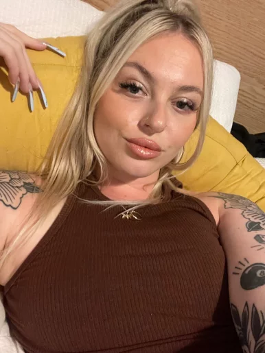 Photo of model @nailedbyk