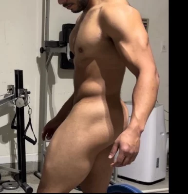 Photo of model @nakedmusclestud