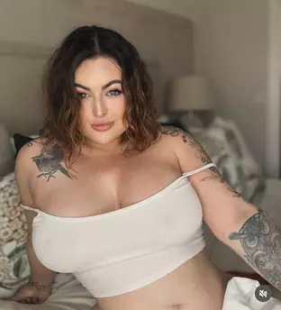 Photo of model @nataliareynolds