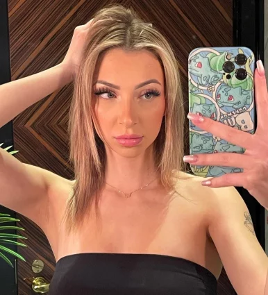 Photo of model @nataliemilana