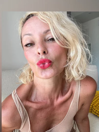 Photo of model @natasha_romanova