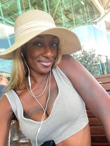 Photo of model @niathehottiefree