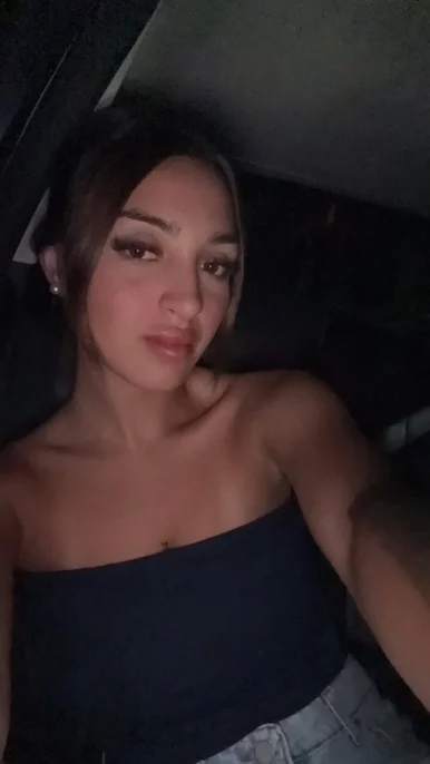 Photo of model @nikionlyy