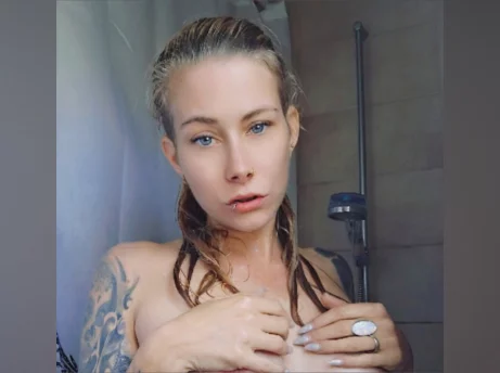 Photo of model @nora_is_back