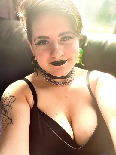 Photo of model @novamystique666