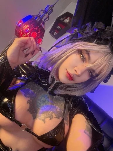 Photo of model @noxarcane