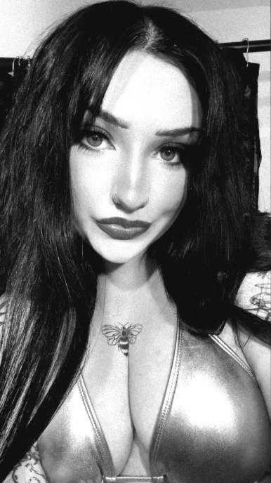 Photo of model @numetalbarbie