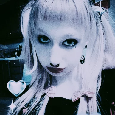 Photo of model @offbrandfreak