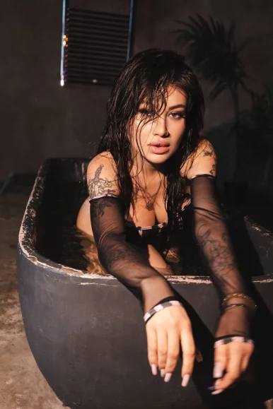 Photo of model @oh_wet_bunny