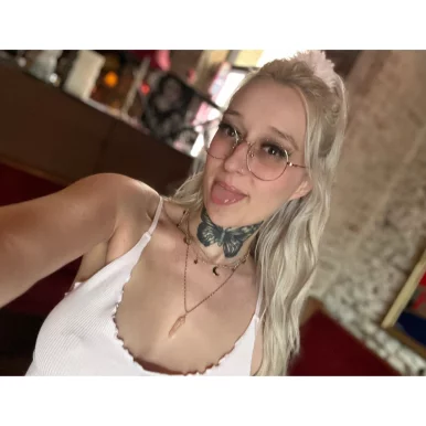 Photo of model @oliviadeveroux