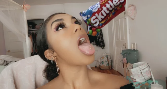 Photo of model @omgbubbles