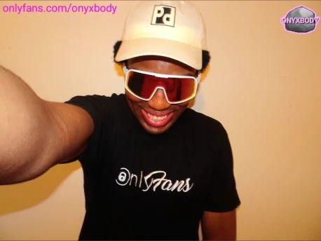 Photo of model @onyxbody