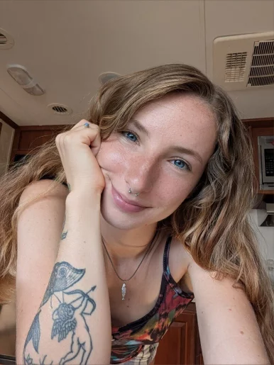 Photo of model @outdoorkitty