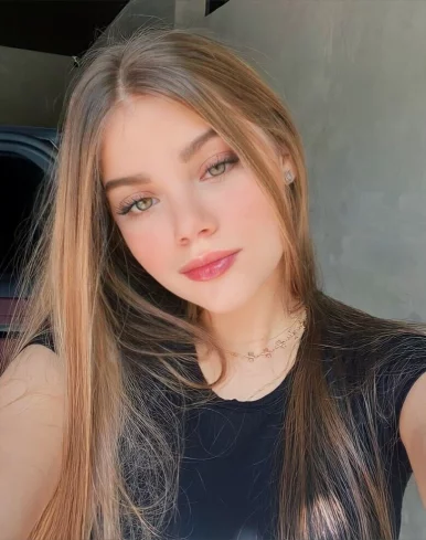 Photo of model @penelope063