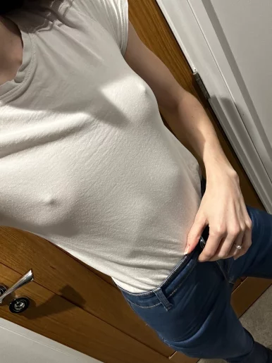 Photo of model @petite_onlyfans