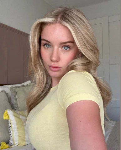 Photo of model @phoebeparker