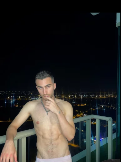 Photo of model @phoenix2911