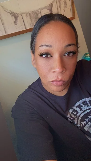 Photo of model @phoenixbeauty33