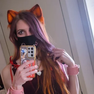 Photo of model @phox_in_socks