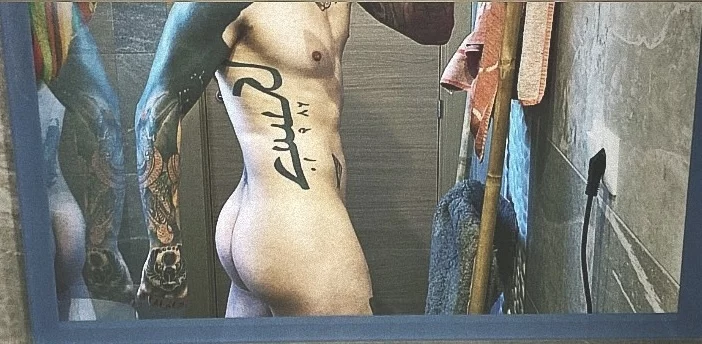 Photo of model @piercied_boy