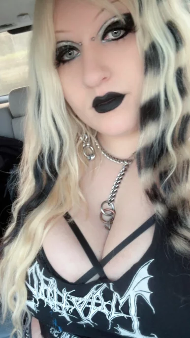 Photo of model @pinkatink