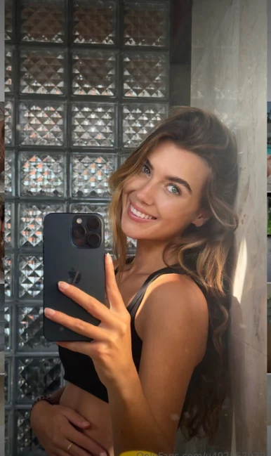 Photo of model @piperraye