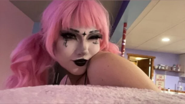 Photo of model @pitiful_rose