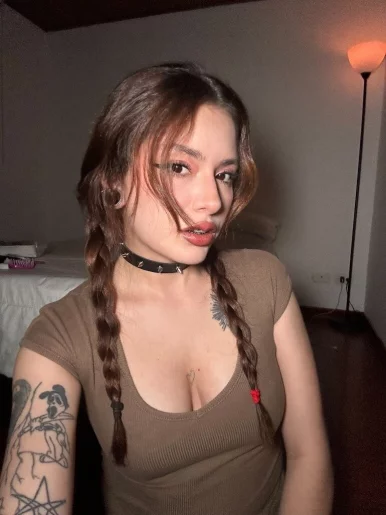 Photo of model @pixiedemon