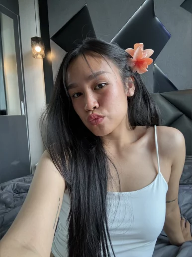 Photo of model @play_with_kiki