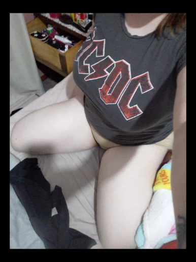 Photo of model @plumppillowprincess