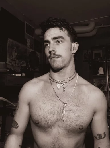 Photo of model @plutosinferno