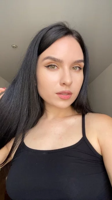 Photo of model @polina_sweetie