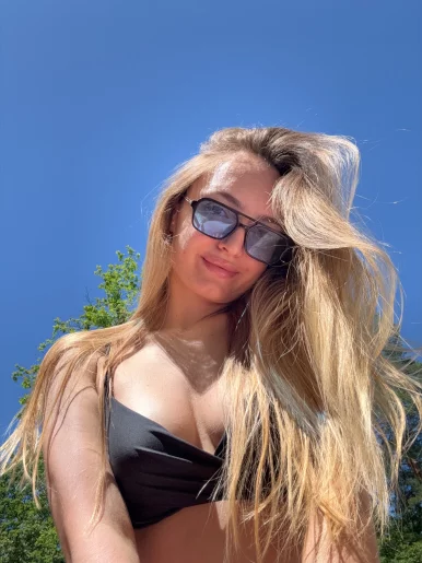 Photo of model @polly.doll