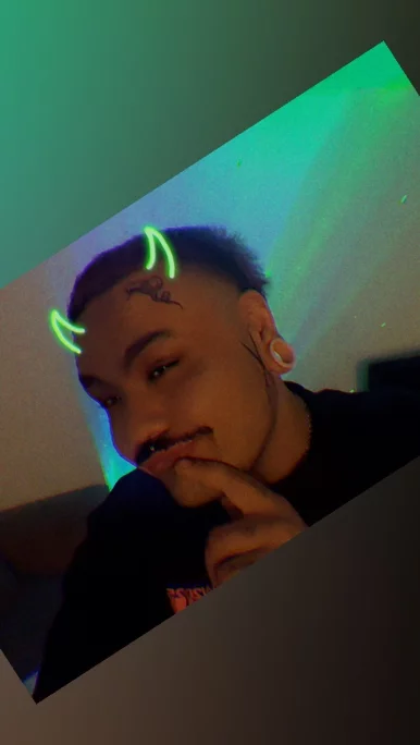 Photo of model @povsenpai