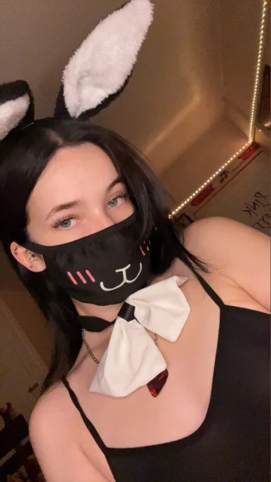 Photo of model @preciousdollro