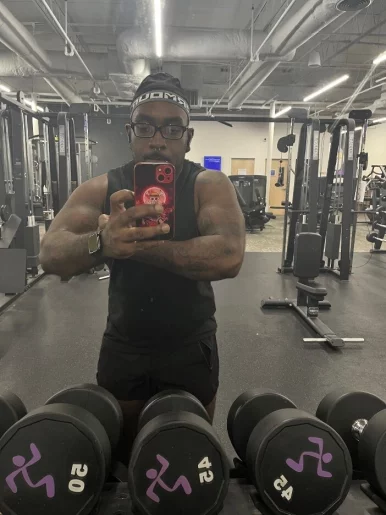 Photo of model @prettyemodickpapi