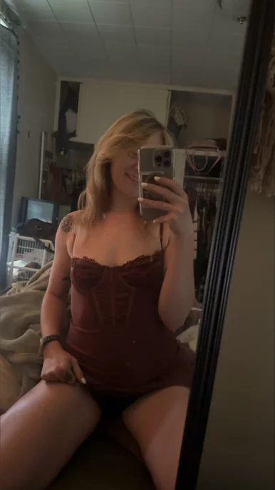 Photo of model @prettyfaee