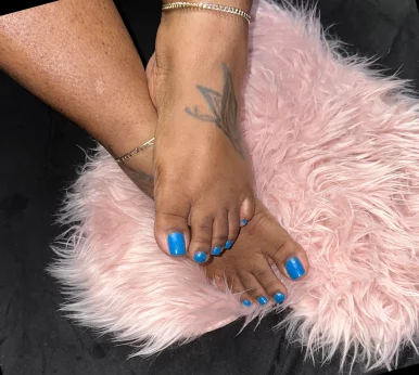 Photo of model @prettyfatfeet