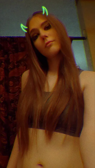 Photo of model @prettykitsune95