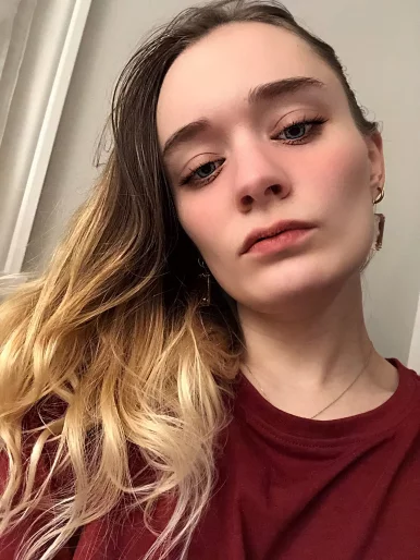 Photo of model @prettyronniexo