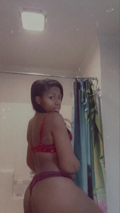 Photo of model @princesssquirt