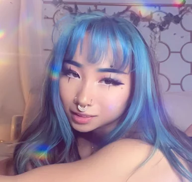 Photo of model @qosmicqueen