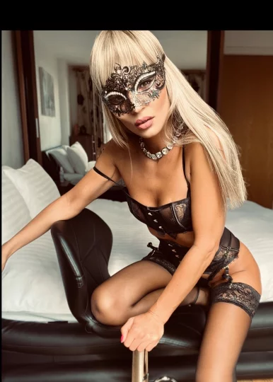 Photo of model @queenofransome