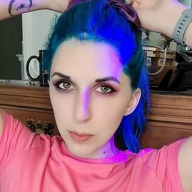 Photo of model @queentearex