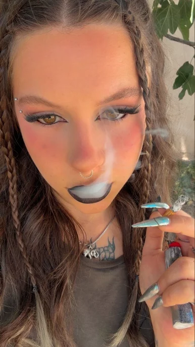 Photo of model @queenzowi